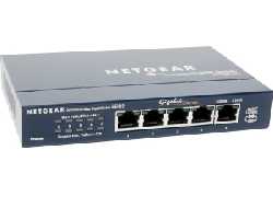 Netgear GS105 - Switch - 5 x 10/100/1000 - Desktop