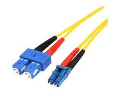 StarTech.com 7m Fiber Optic Cable - Single-Mode Duplex 9/125 - LSZH - LC/SC - OS1 - LC to SC Fiber Patch Cable (SMFIBLCSC7)